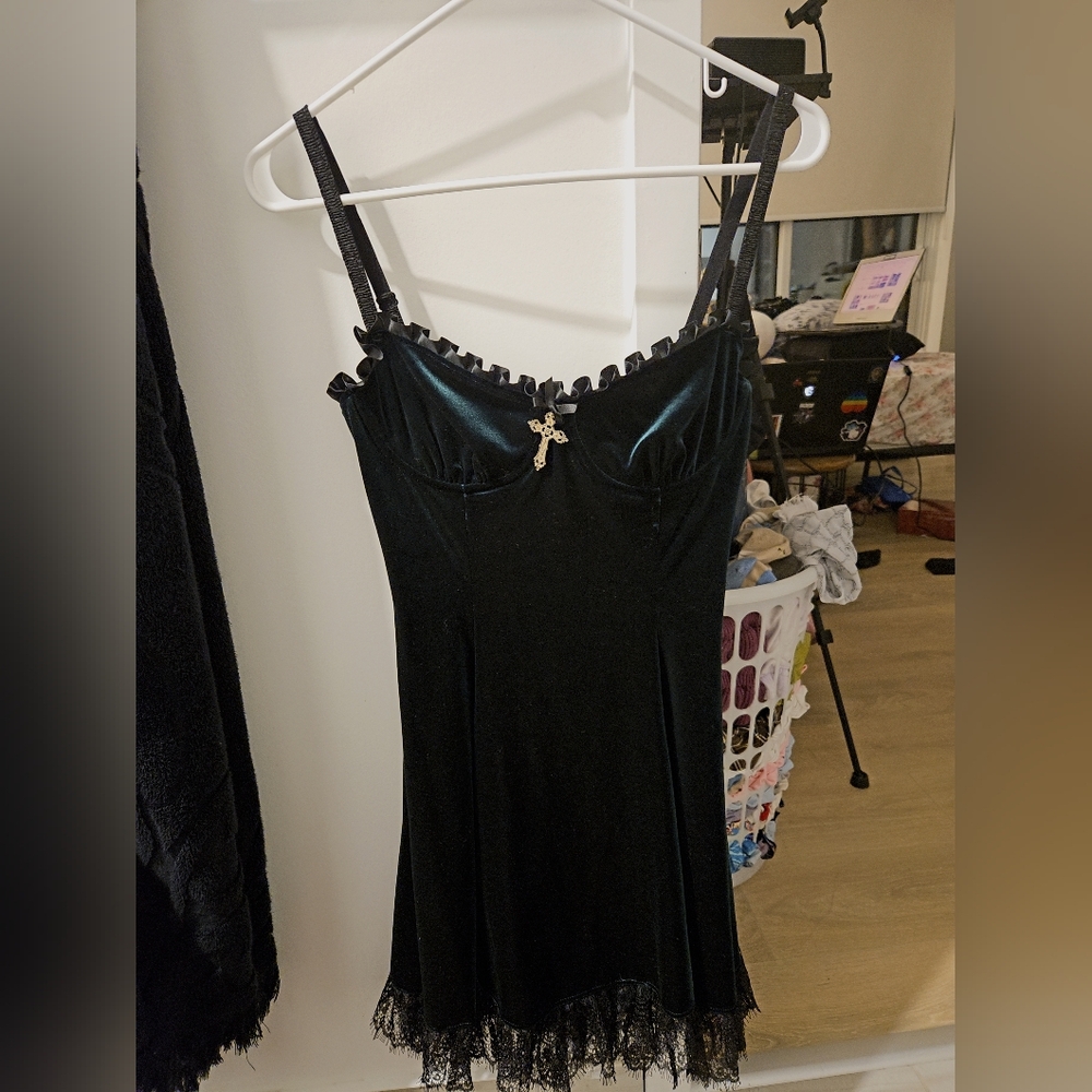 WIDOW Blind Faith Velvet Dress [Green] - Picture 4 of 4